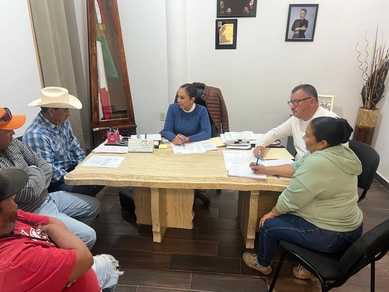 REUNIÓN CON COMISARIADO EJIDAL, HABITANTES Y DEPORTISTAS DE LA COMUNIDAD DEL 18 DE MARZO